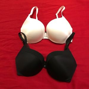 [2] Victoria’s Secret Very Sexy Push Up Bras⚫️⚪️